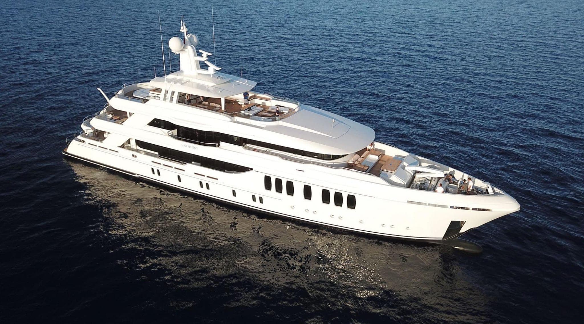Liquid Sky superyacht at sea