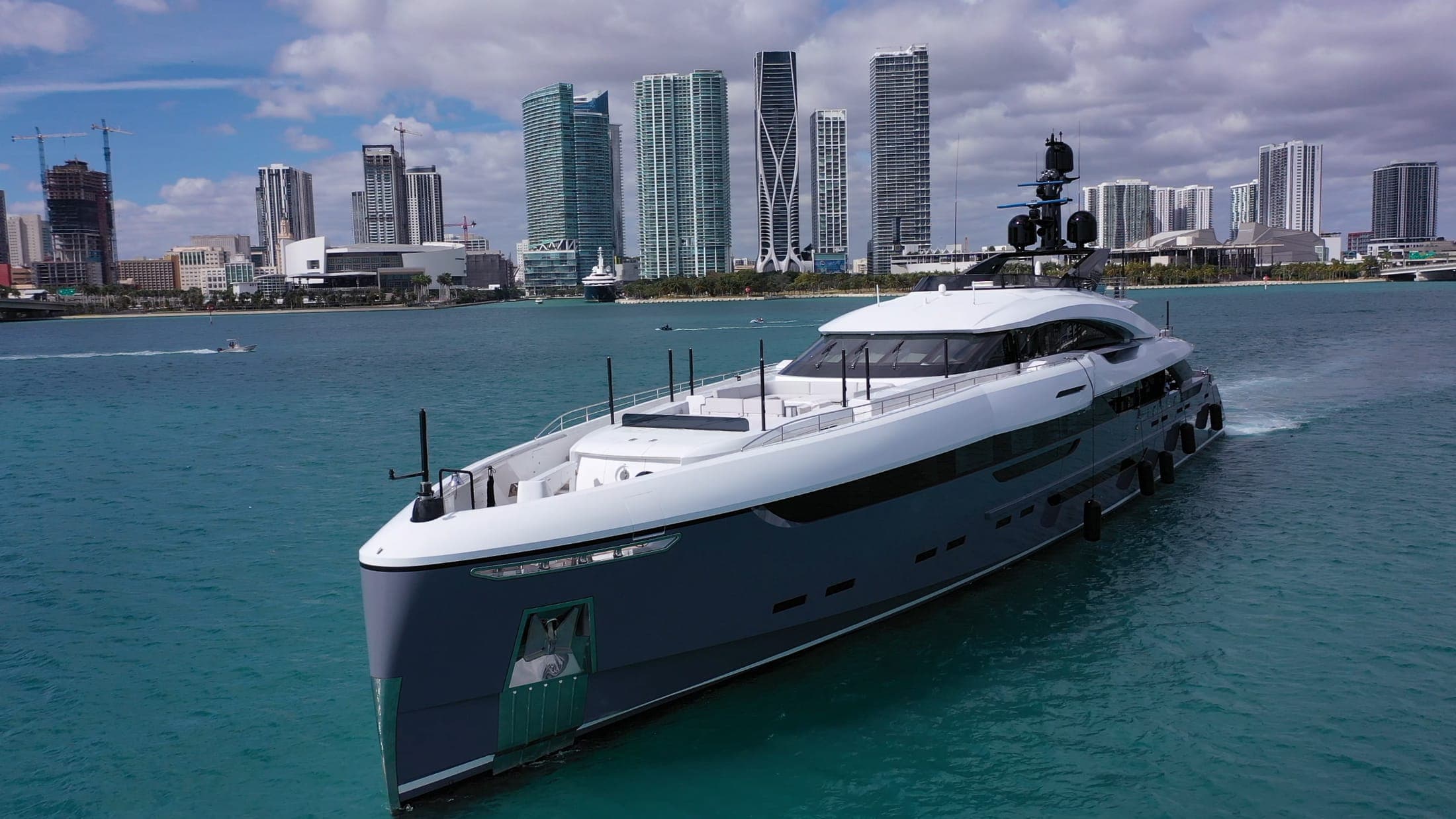 Utopia IV superyacht underway off Miami