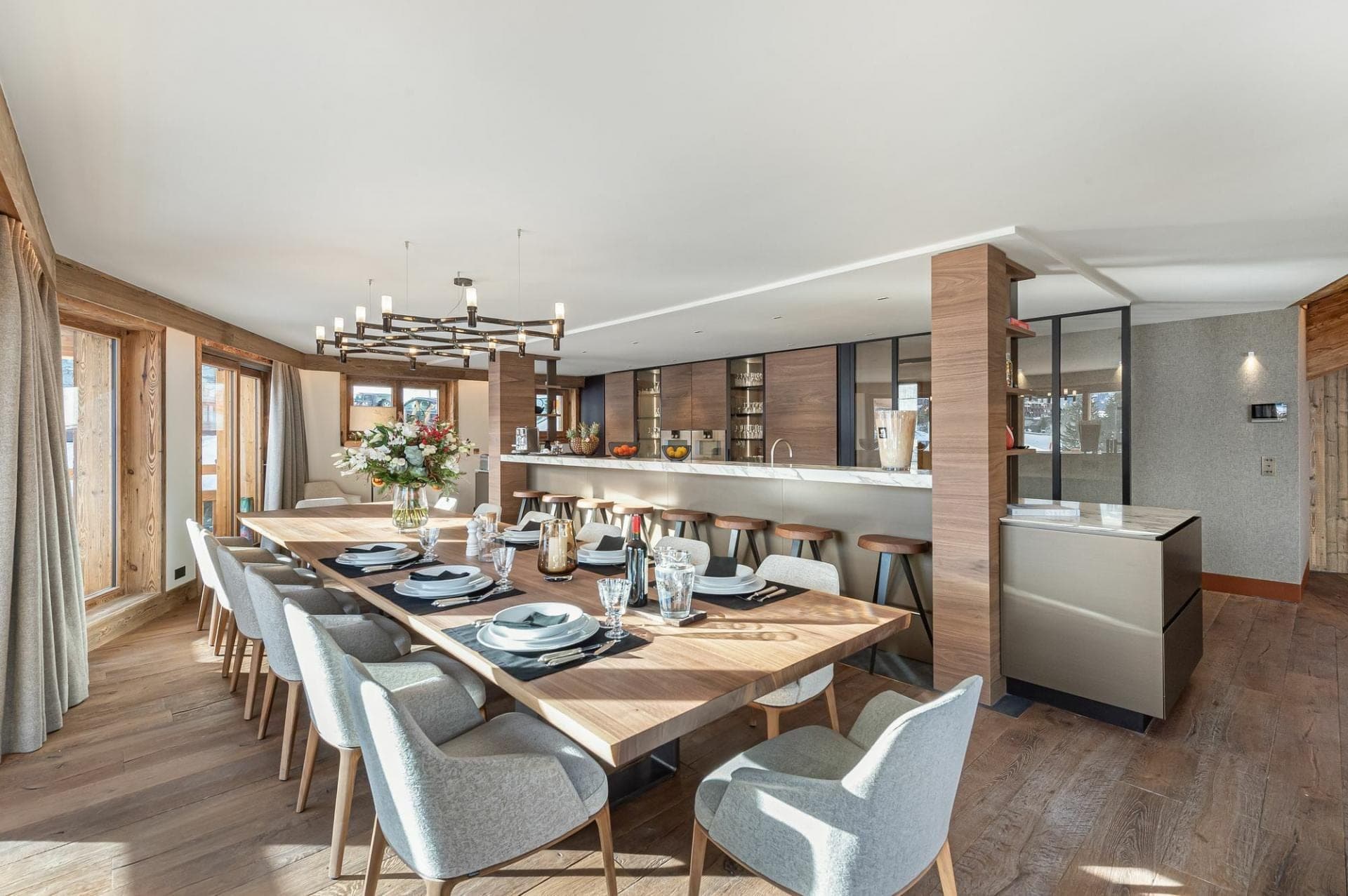 Dining & open kitchen