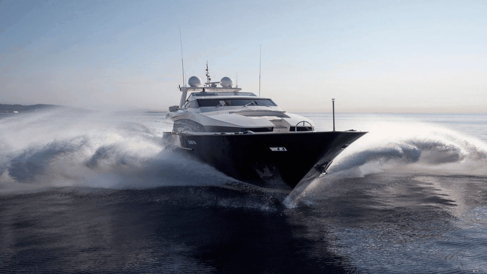 Cappucino yacht exterior profile