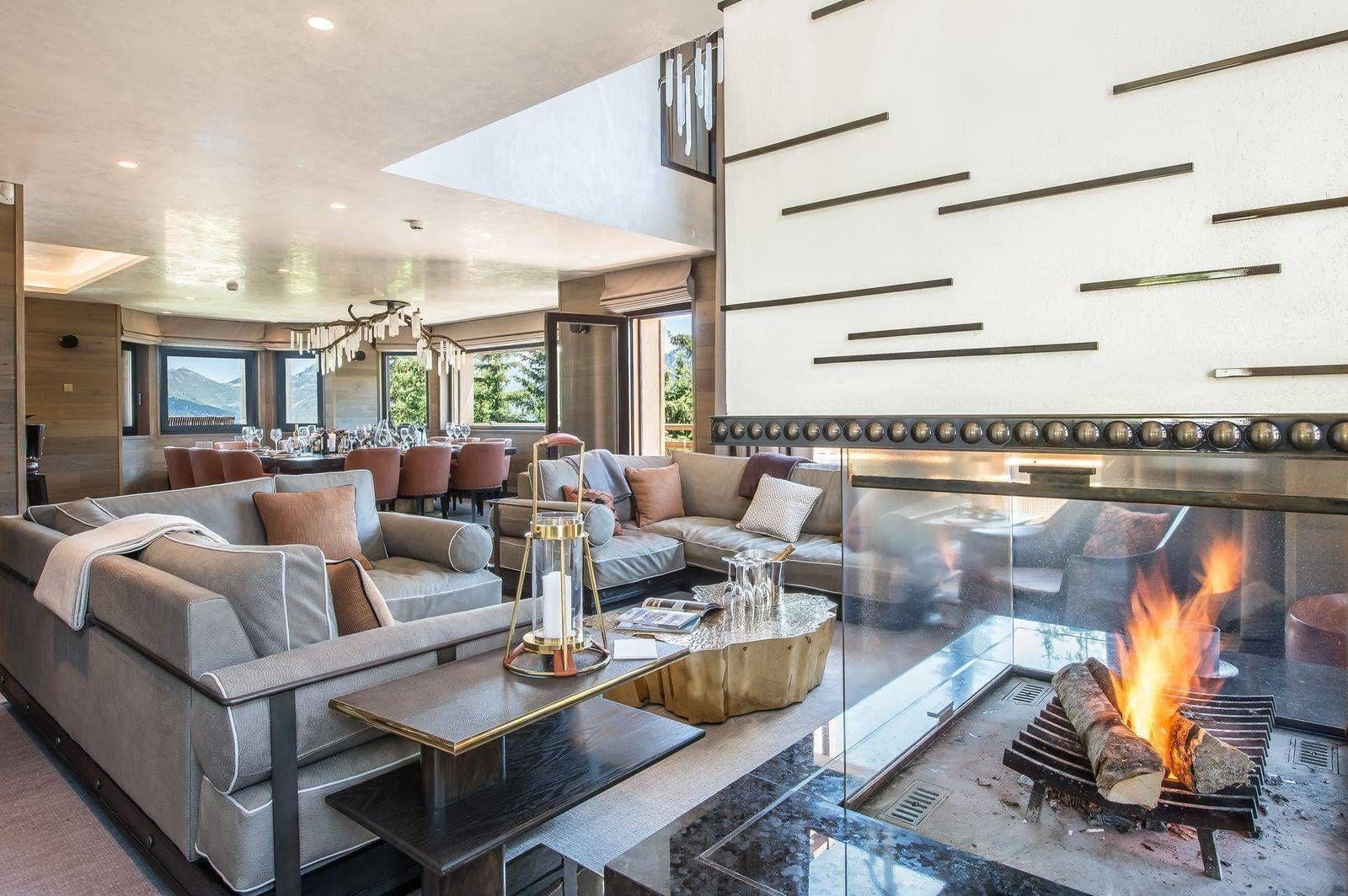 Lounge with fireplace