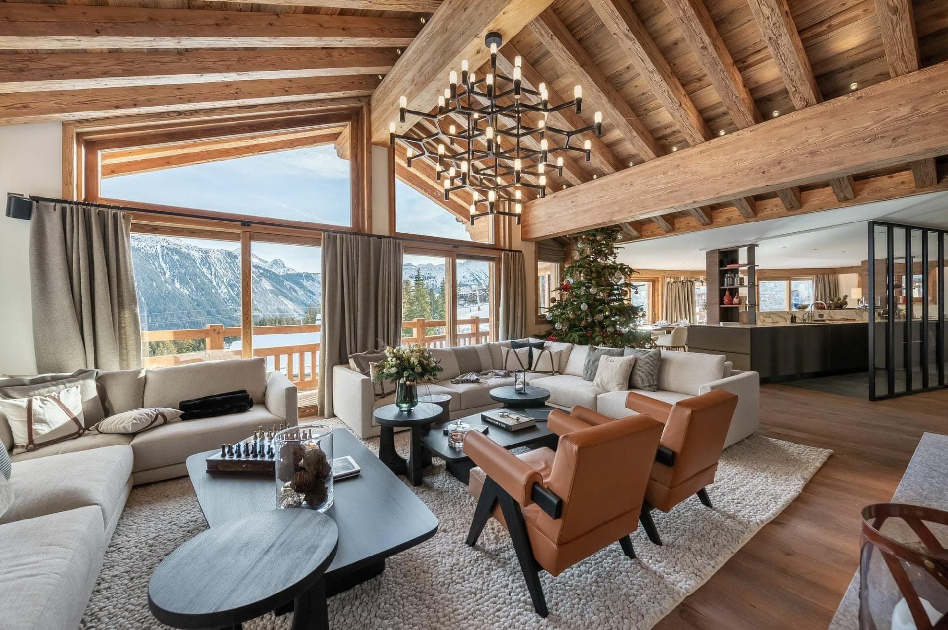 Chalet Nordéa grand vaulted living room with alpine character