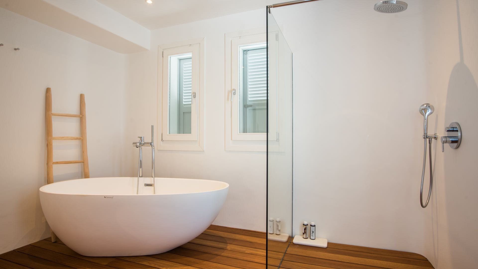 Sculptural bathroom